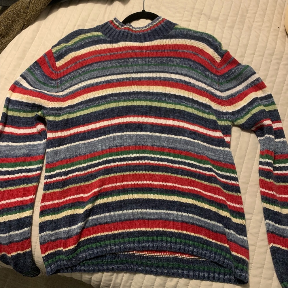Super warm vintage look sweater sure to make you warm and fashionable